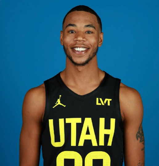 选秀, 勇士因为与, 员泰维昂