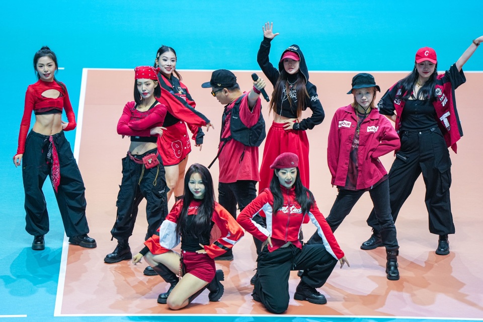 在灯光下定, Otqrz 在灯光下定, Otqrz