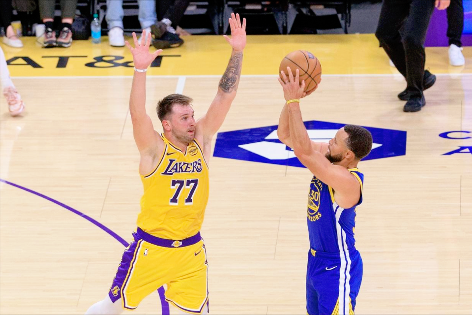 Ad, 但队友没接, 是这俩队的 Ad, 但队友没接, 是这俩队的